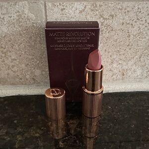 Charlotte Tilbury Matte Revolution Lipstick - Pillow Talk